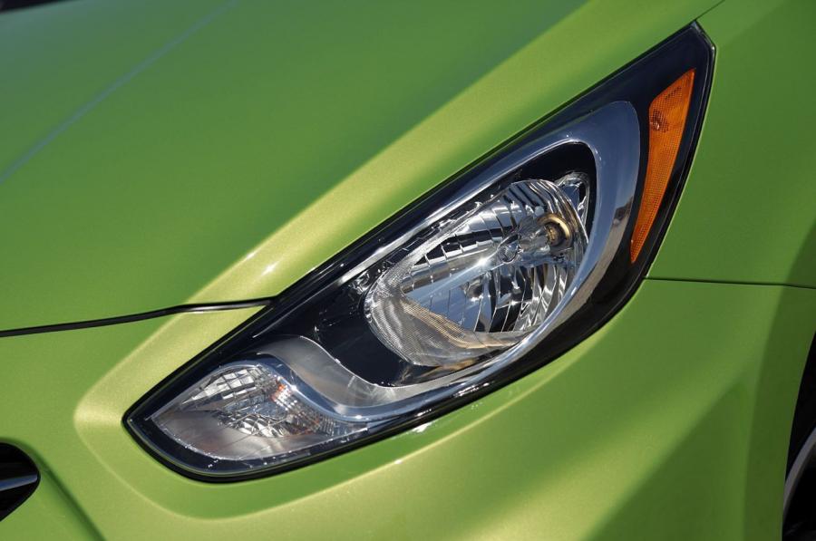  Hyundai Accent Green 2012 года  (фото 4 из 27)